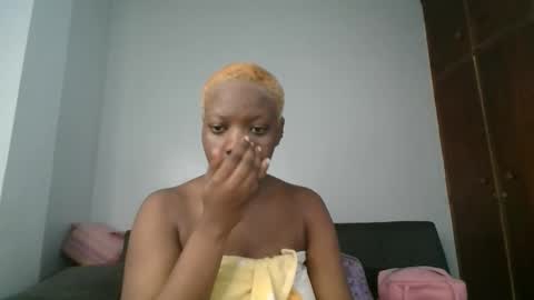 Snapshot of drip_doll_ chatting on 11.25.25 Kimberly online show from 11.25.25