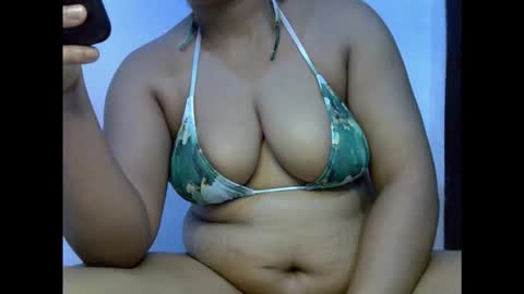 Snapshot of drippingnwet chatting on 01.11.26 drippingnwet online show from 01.11.26