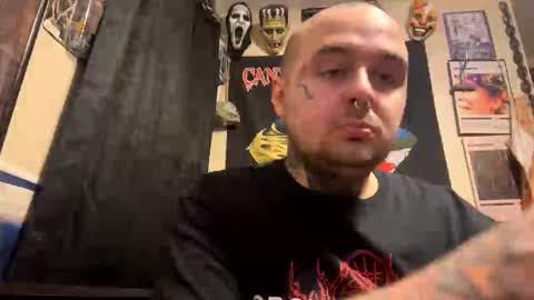 Snapshot of drippingxxxgore chatting on 11.09.25 drippingxxxgore online show from 11.09.25
