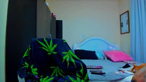 Snapshot of drippyorlove chatting on 02.24.25 drippyorlove online show from 02.24.25