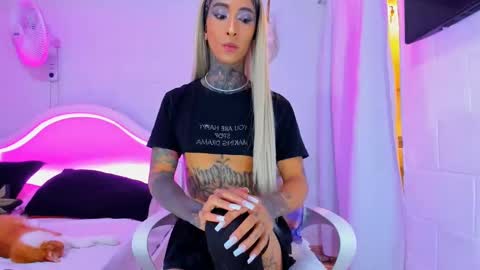 Snapshot of drippyorlove chatting on 09.19.25 drippyorlove online show from 09.19.25