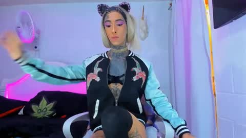 Snapshot of drippyorlove chatting on 09.23.25 drippyorlove online show from 09.23.25