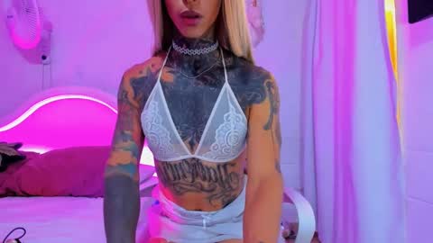 Snapshot of drippyorlove chatting on 09.25.25 drippyorlove online show from 09.25.25