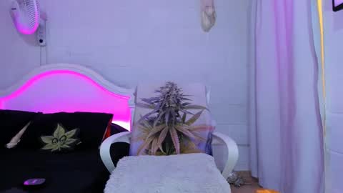 Snapshot of drippyorlove chatting on 10.27.25 drippyorlove online show from 10.27.25