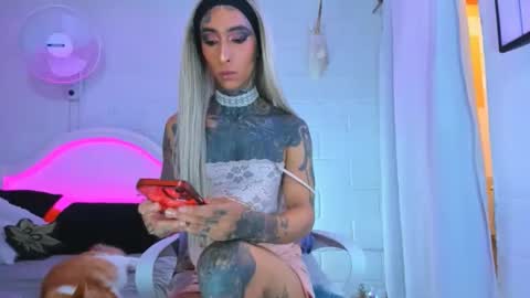 Snapshot of drippyorlove chatting on 11.11.25 drippyorlove online show from 11.11.25