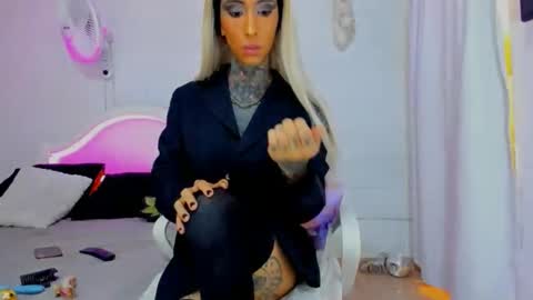 drippyorlove online show from 11.14.25