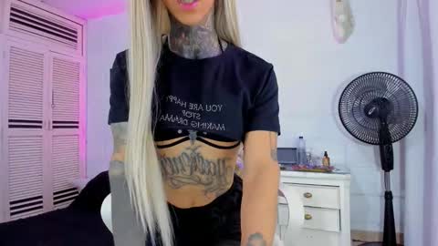 Snapshot of drippyorlove chatting on 12.02.25 drippyorlove online show from 12.02.25