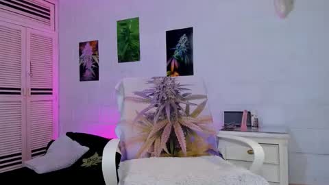 Snapshot of drippyorlove chatting on 12.05.25 drippyorlove online show from 12.05.25