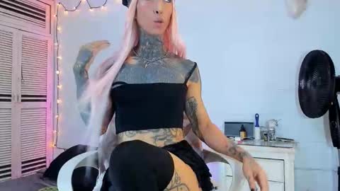drippyorlove online show from 05.10.26