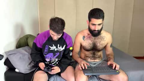 Snapshot of drogama chatting on 12.04.25 Drogama online show from 12.04.25