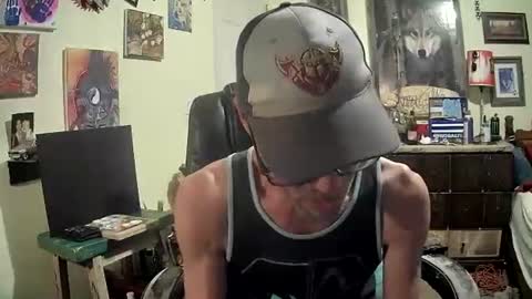 Snapshot of druedowm chatting on 12.18.25 druedowm online show from 12.18.25