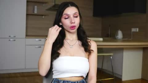 Snapshot of drusillaopula chatting on 01.16.26 Emma online show from 01.16.26