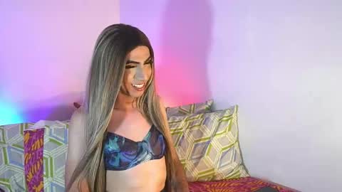 Snapshot of dual_seduction25 chatting on 11.10.25 Juan Marulanda online show from 11.10.25