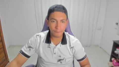 Snapshot of duilber chatting on 11.01.25 Duilber online show from 11.01.25