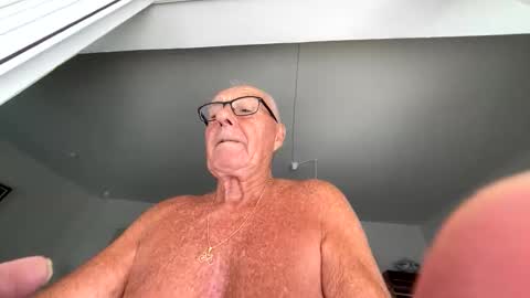 Snapshot of duin8 chatting on 09.09.25 Duin8 online show from 09.09.25