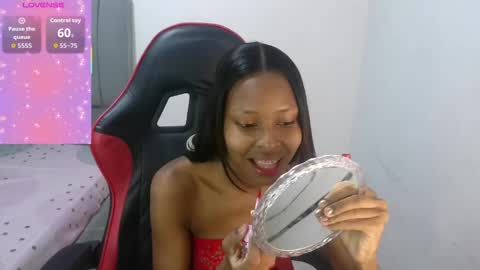Snapshot of dulce_camx chatting on 05.19.26 dulce_camx online show from 05.19.26