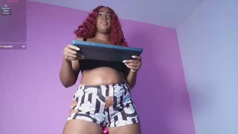 Snapshot of dulce_mariaahe chatting on 09.24.25 online show from 09.24.25