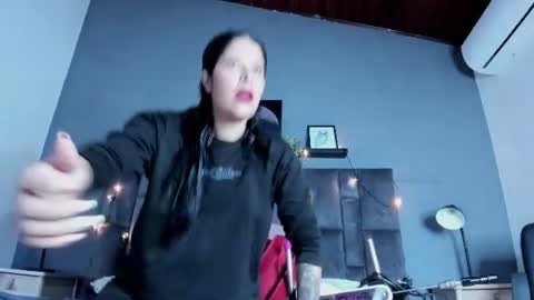 DULCE AURORA online show from 07.10.26