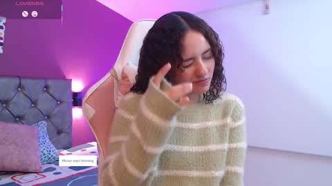 Snapshot of dulcee_gaby chatting on 10.24.25 dulcee_gaby online show from 10.24.25