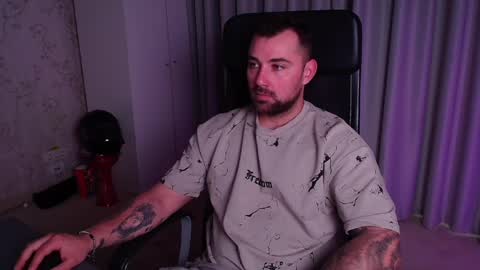 Snapshot of duncanstones chatting on 06.07.26 DuncanStone online show from 06.07.26