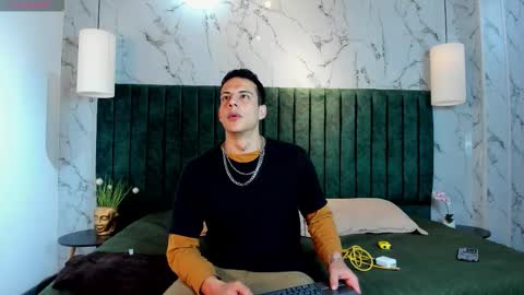 Dustin Sonne online show from 11.23.25