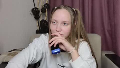 Snapshot of dustydeida chatting on 12.13.25 Jenny online show from 12.13.25