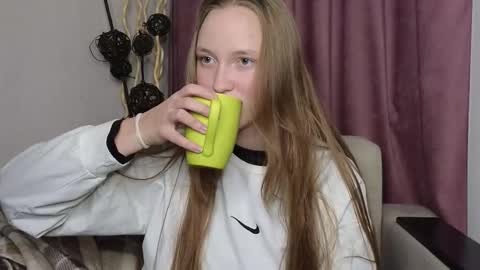 Snapshot of dustydeida chatting on 12.14.25 Jenny online show from 12.14.25