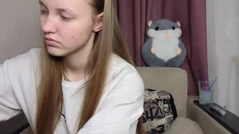 Snapshot of dustydeida chatting on 12.17.25 Jenny online show from 12.17.25