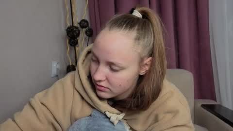 Snapshot of dustydeida chatting on 12.19.25 Jenny online show from 12.19.25