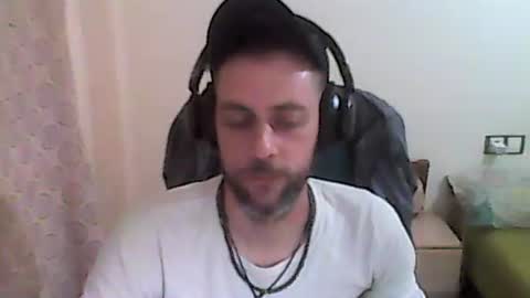 Snapshot of dvdvlc29 chatting on 02.15.26 david online show from 02.15.26