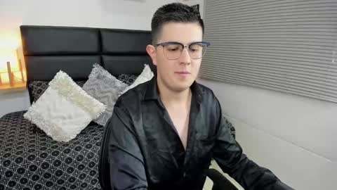  DYLAN SANTIAGO  online show from 01.10.26