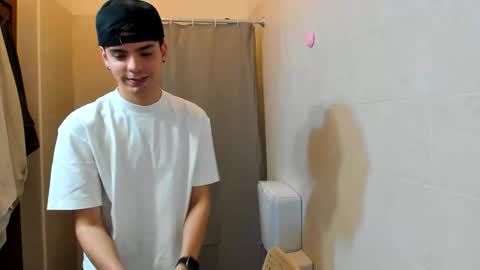 Snapshot of dylancruger chatting on 02.06.26 D Y L A N online show from 02.06.26