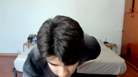Snapshot of dylancruger chatting on 04.17.26 D Y L A N online show from 04.17.26