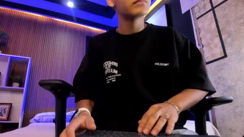 dylanroyce_ online show from 04.07.26