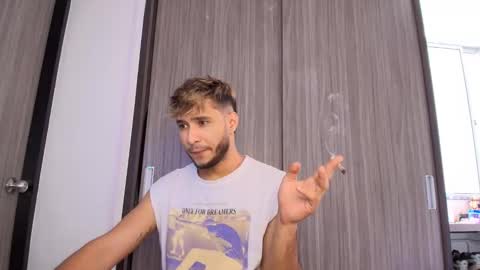 Snapshot of dylanxfun chatting on 10.17.25 dylanxfun online show from 10.17.25