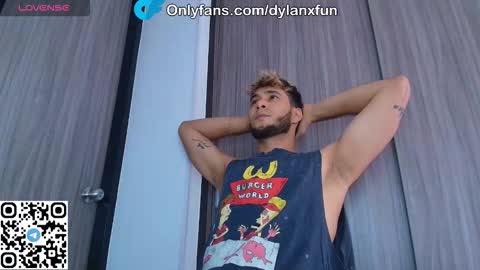 Snapshot of dylanxfun chatting on 11.04.25 dylanxfun online show from 11.04.25