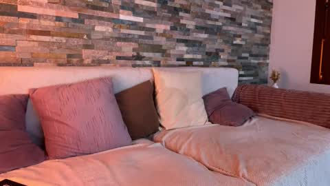 Snapshot of dymonted chatting on 11.27.25 dymonted online show from 11.27.25