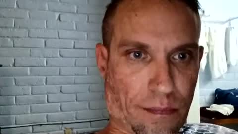 Snapshot of e555617 chatting on 06.24.26 Emocumm4ya online show from 06.24.26