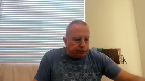 Snapshot of e_rectiom chatting on 02.12.25 Mr Wonderful online show from 02.12.25