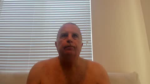 Snapshot of e_rectiom chatting on 09.22.25 Mr Wonderful online show from 09.22.25