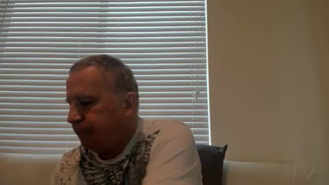 Snapshot of e_rectiom chatting on 11.26.25 Mr Wonderful online show from 11.26.25