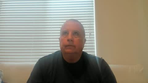 Snapshot of e_rectiom chatting on 12.18.25 Mr Wonderful online show from 12.18.25