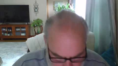 Snapshot of earl52 chatting on 03.31.26 earl52 online show from 03.31.26