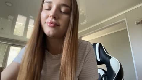 Mia online show from 06.25.26