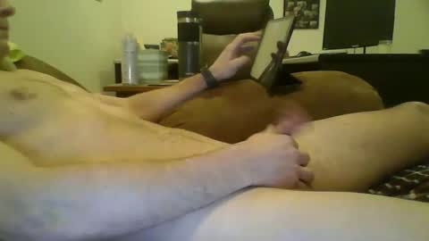 Snapshot of earlthomas00 chatting on 02.26.25 earlthomas00 online show from 02.26.25