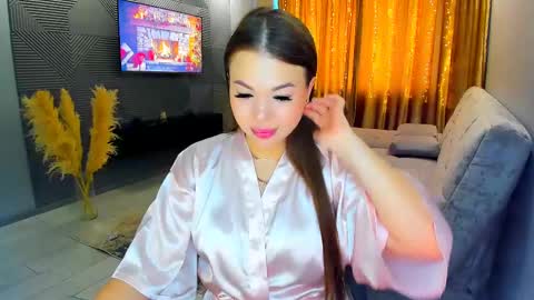 Snapshot of easternbeautyy chatting on 12.16.24 easternbeautyy online show from 12.16.24