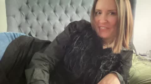 Snapshot of eatmypie69 chatting on 12.05.24 Nadia Ferreira  online show from 12.05.24