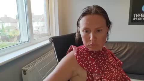 Nadia Ferreira  online show from 07.06.26