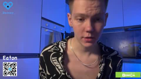 Snapshot of eaton_ chatting on 11.17.25 eaton_ online show from 11.17.25