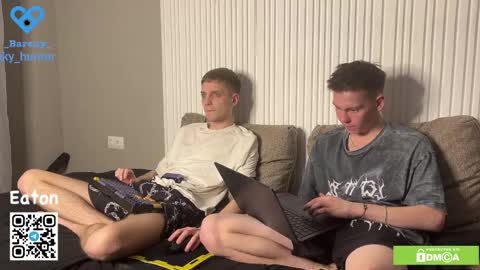 Snapshot of eaton_ chatting on 11.22.25 eaton_ online show from 11.22.25